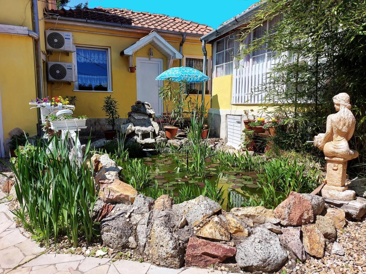 Castello Vendeg Es Apartmanhaz Eger Ngoại thất bức ảnh