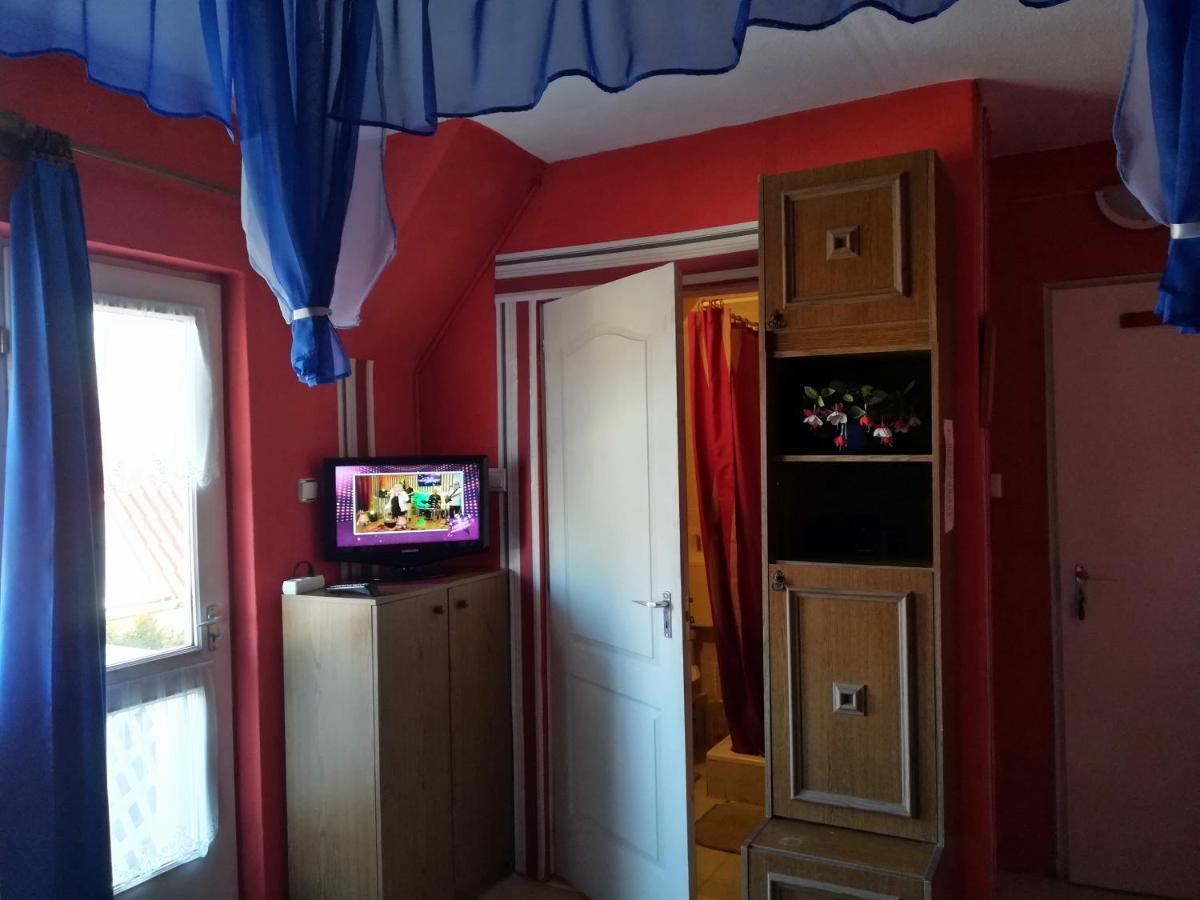 Castello Vendeg Es Apartmanhaz Eger Ngoại thất bức ảnh