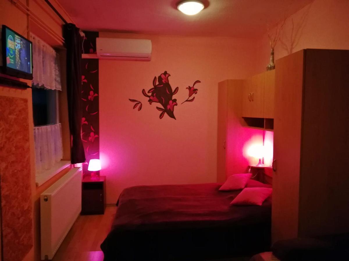 Castello Vendeg Es Apartmanhaz Eger Ngoại thất bức ảnh