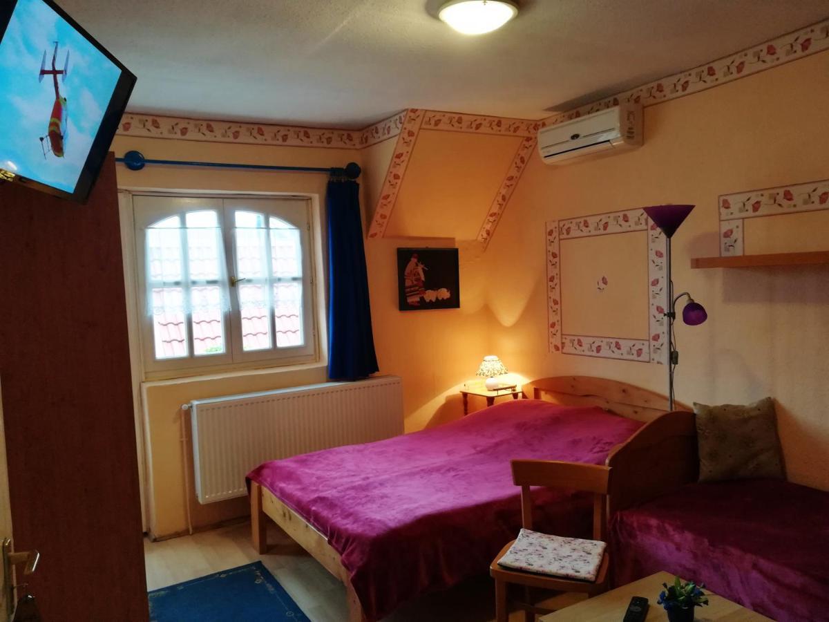 Castello Vendeg Es Apartmanhaz Eger Ngoại thất bức ảnh