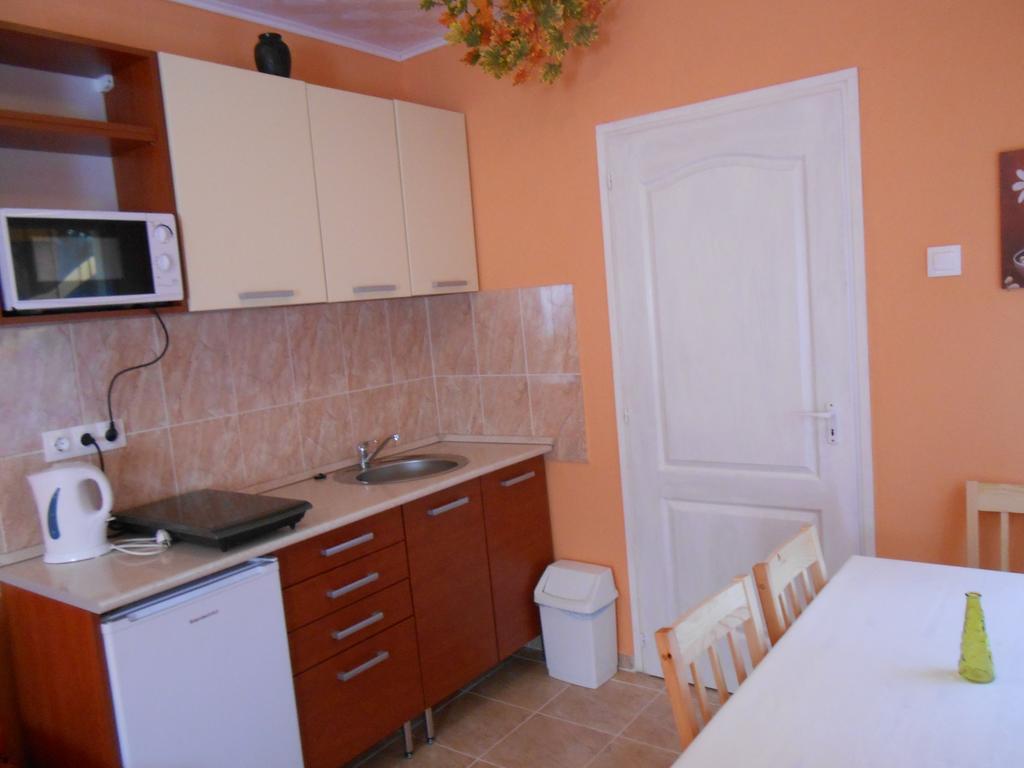 Castello Vendeg Es Apartmanhaz Eger Phòng bức ảnh