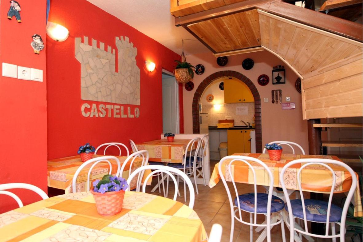 Castello Vendeg Es Apartmanhaz Eger Ngoại thất bức ảnh