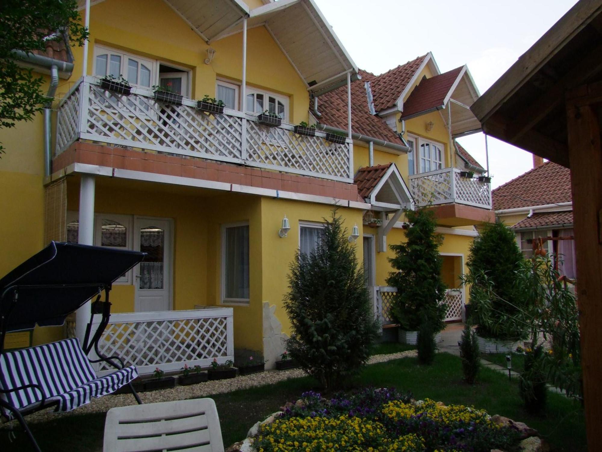 Castello Vendeg Es Apartmanhaz Eger Ngoại thất bức ảnh