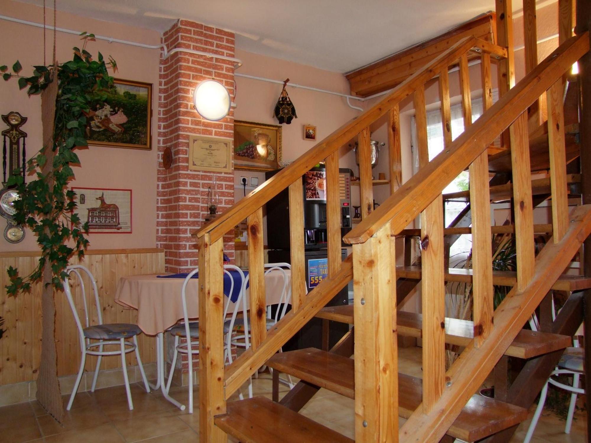 Castello Vendeg Es Apartmanhaz Eger Ngoại thất bức ảnh