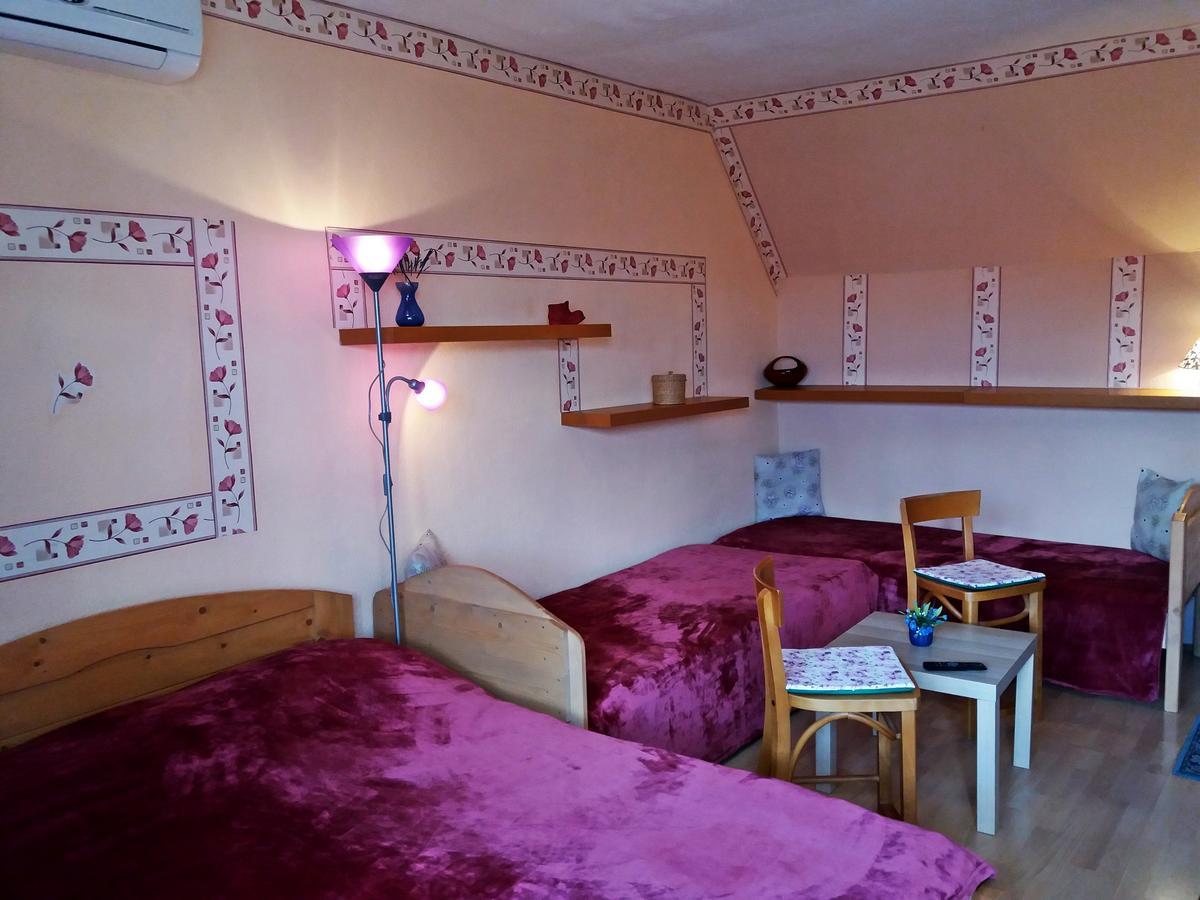 Castello Vendeg Es Apartmanhaz Eger Ngoại thất bức ảnh