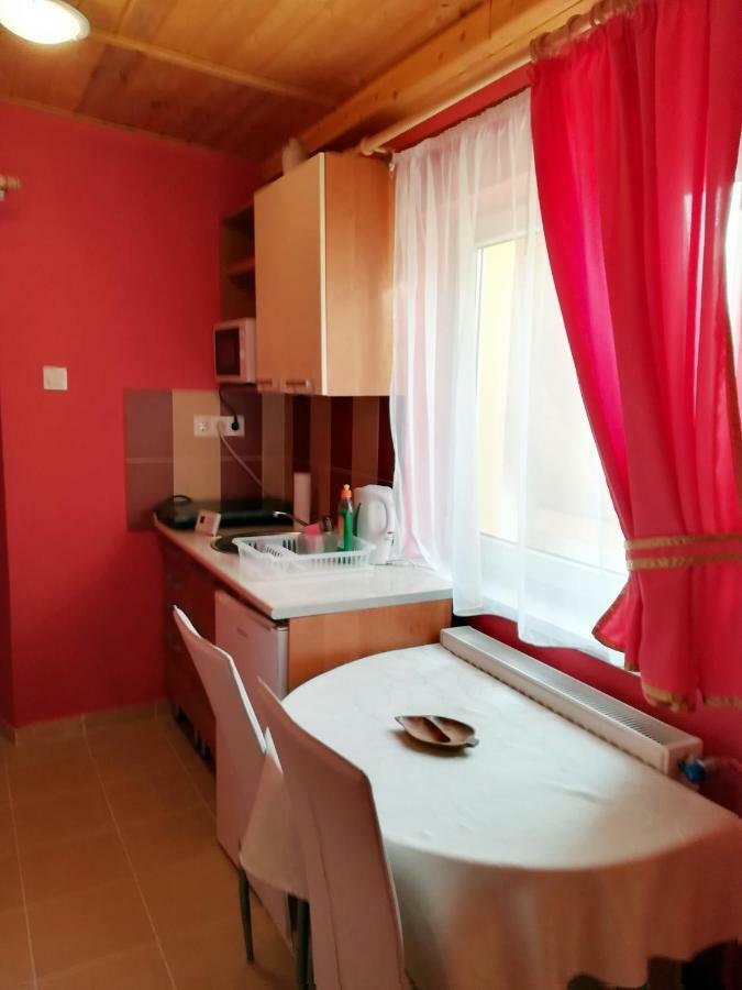 Castello Vendeg Es Apartmanhaz Eger Ngoại thất bức ảnh