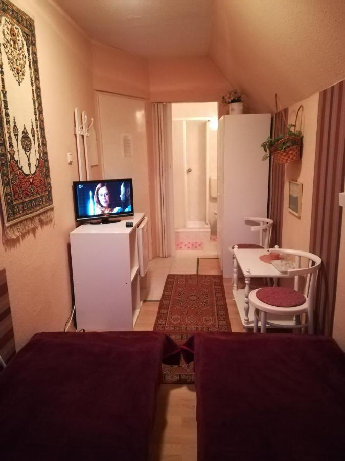 Castello Vendeg Es Apartmanhaz Eger Ngoại thất bức ảnh